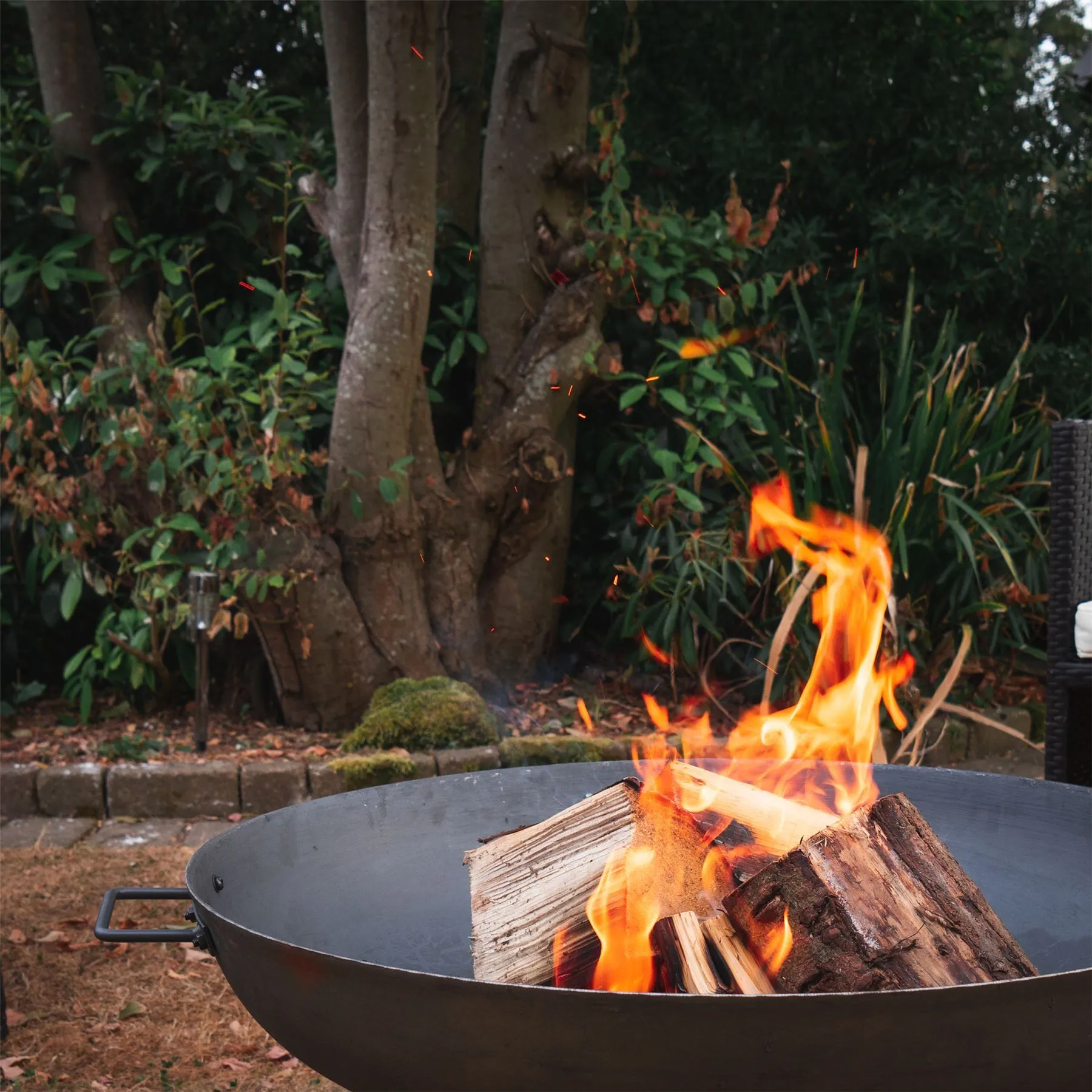 100cm Cast Iron Fire Pit - By Harbour Housewares