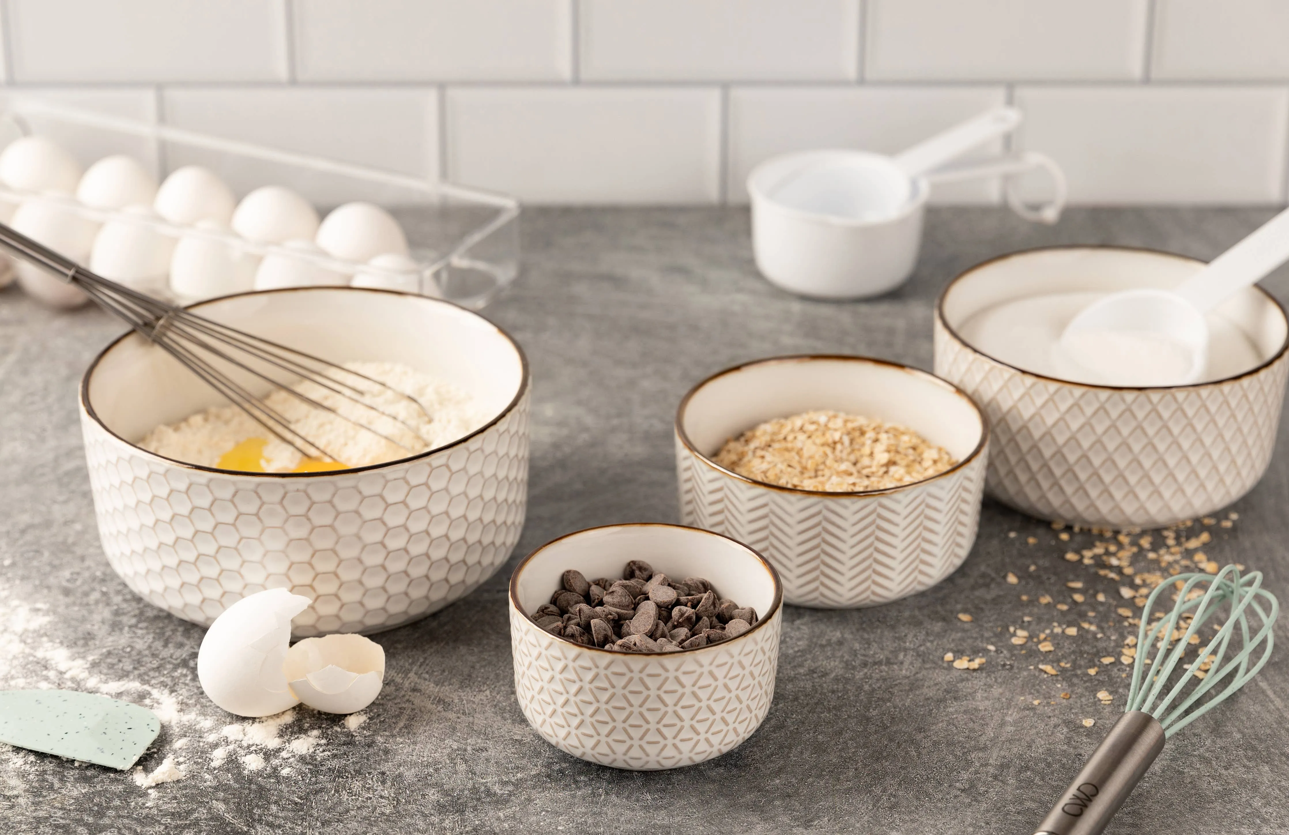 Kook Ceramic Nesting Bowls with Lids, Set of 4, Narbonne Col