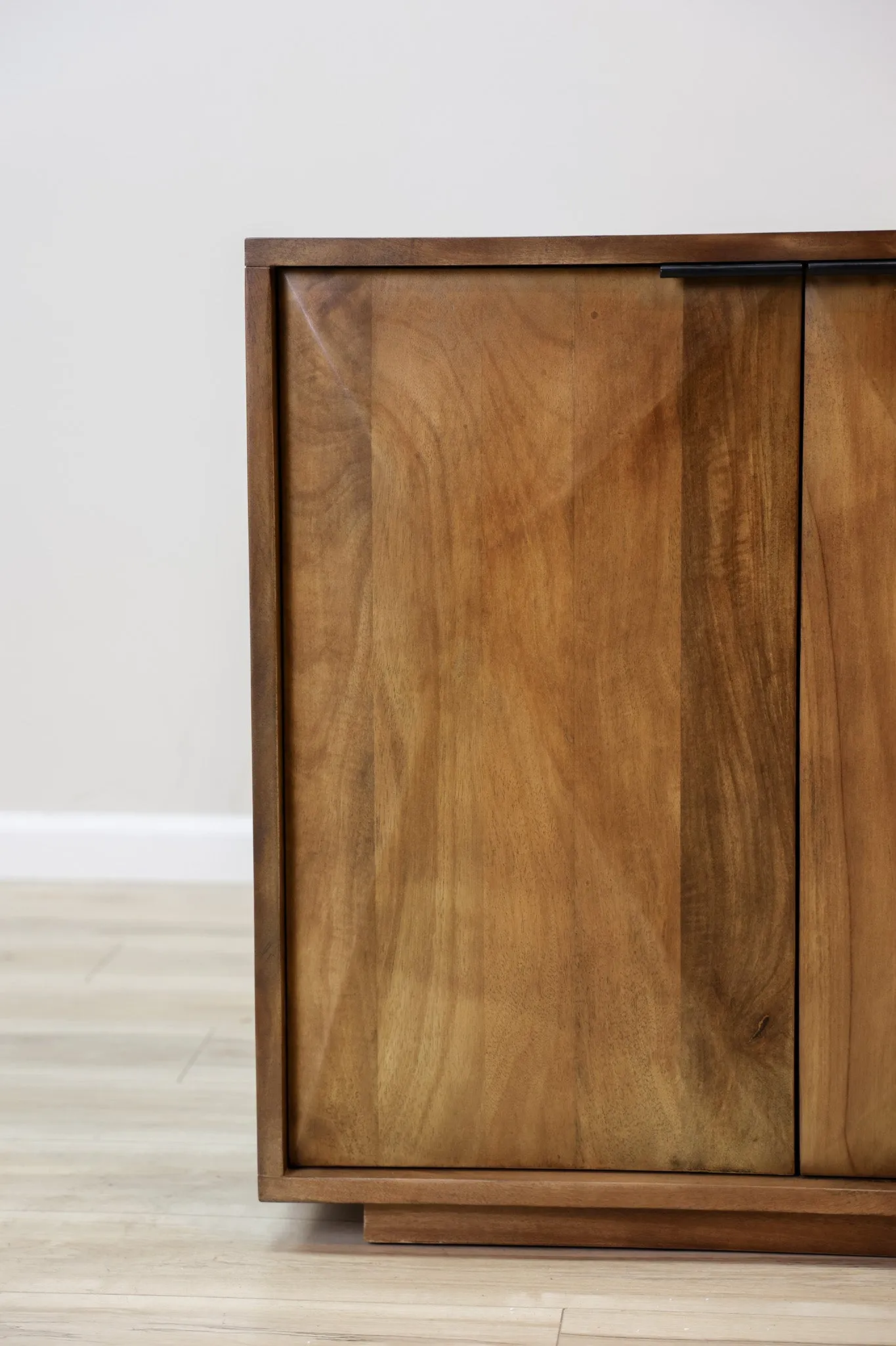 Romeo Cabinet