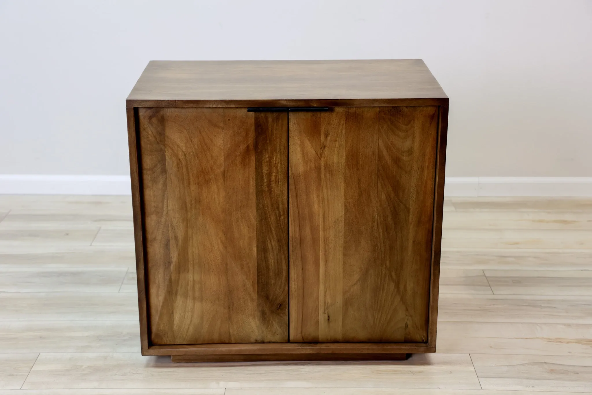 Romeo Cabinet